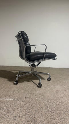Herman Miller Eames Soft Pad Executive Black Leather