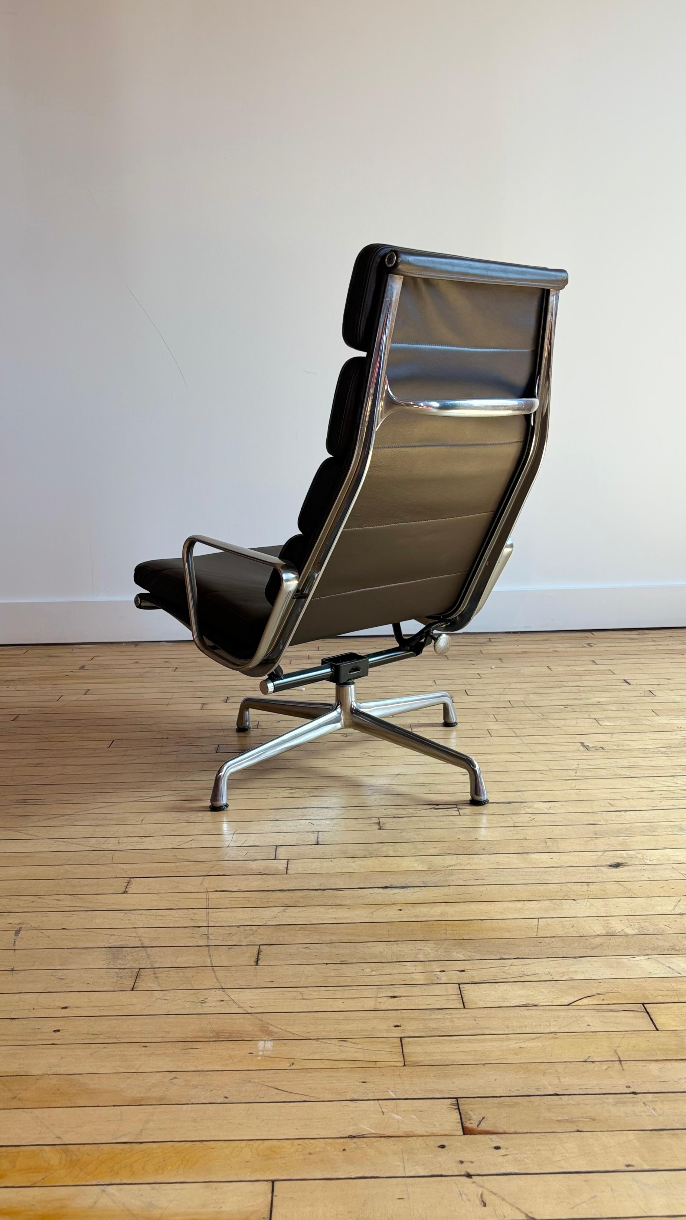 Herman Miller Eames Soft Pad Lounge Chair -Dark Brown For Sale 3
