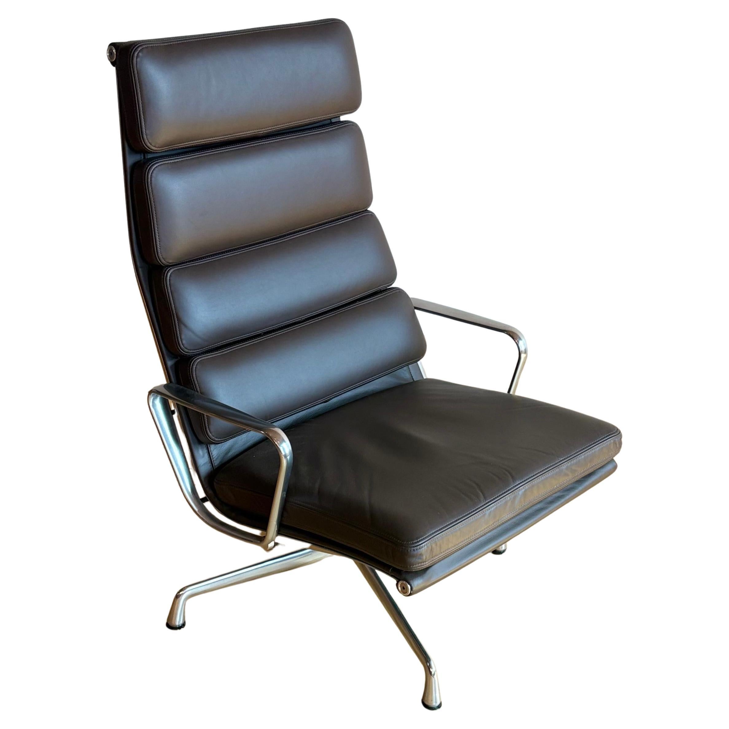 Herman Miller Silla Eames Soft Pad Lounge -Marrón oscuro
