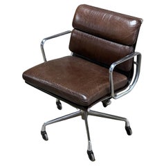 Herman Miller Eames Soft Pad Management Chair Herman Miller Eames Soft Pad Management Chair