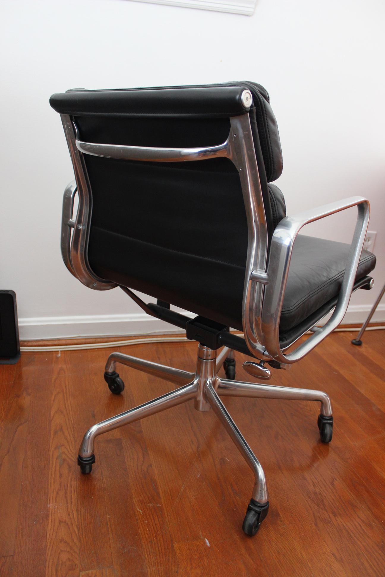 American Herman Miller Eames Soft Pad Management Desk Chair