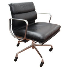 Herman Miller Eames Soft Pad Management Desk Chair