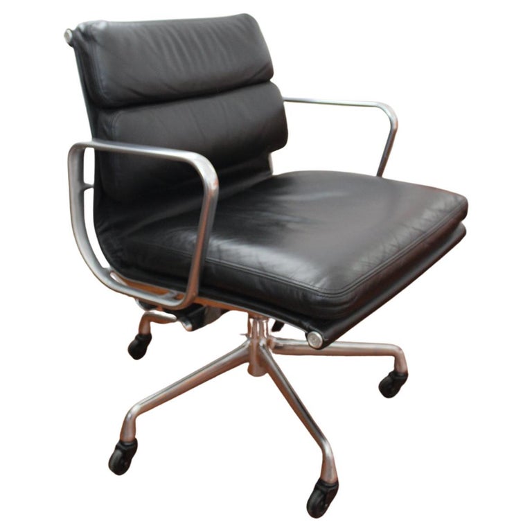 Herman Miller Eames Soft Pad Management Desk Chair at 1stDibs
