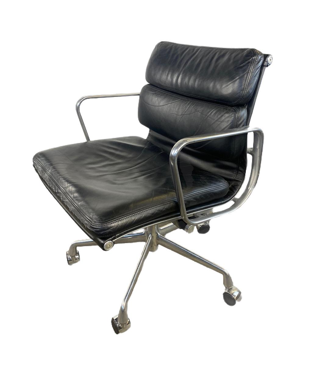 Aluminum Herman Miller Eames Soft Pad Management Office Desk Chair