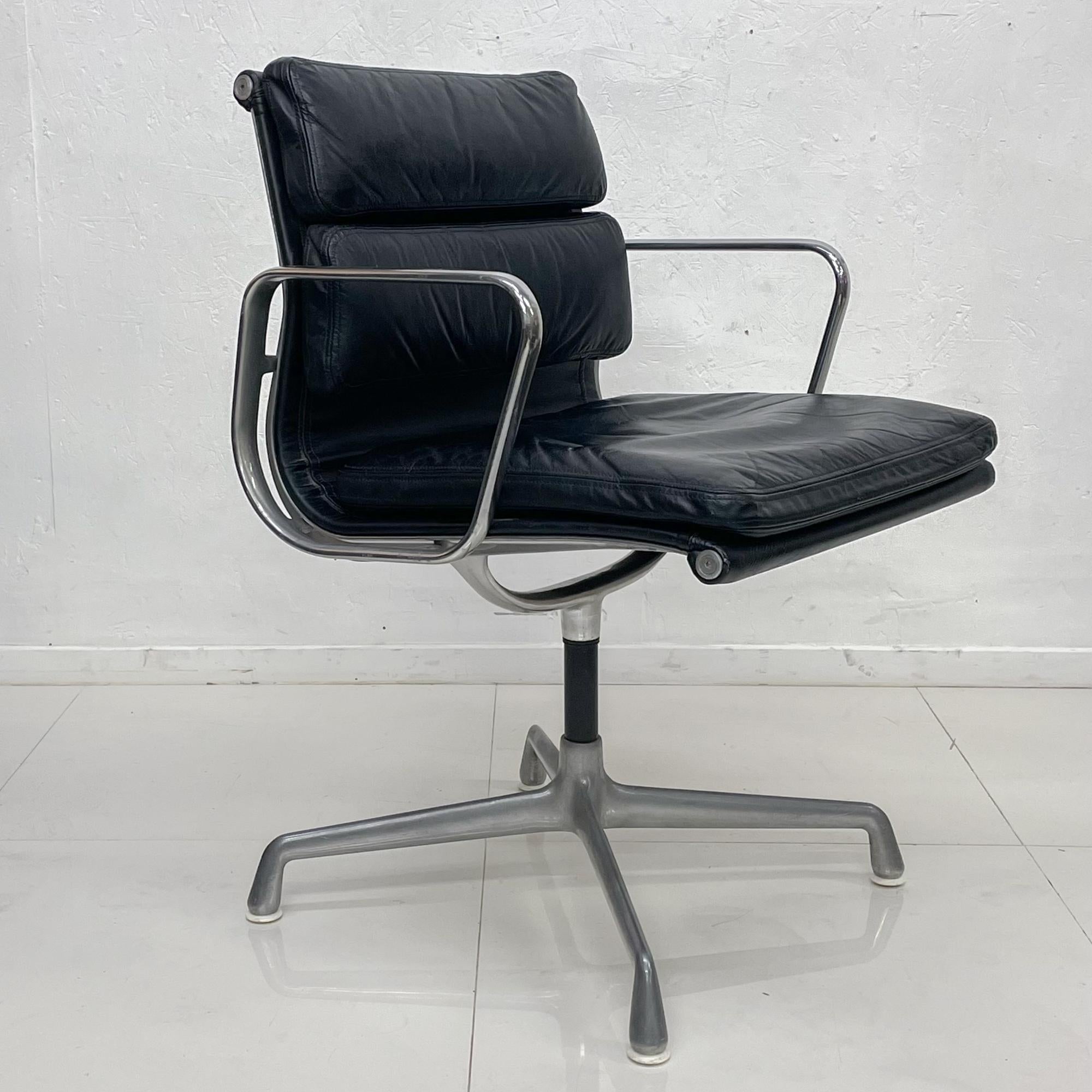Mid-Century Modern  Herman Miller Eames Soft Pad Management Side Office Chair Black Leather, 1970s
