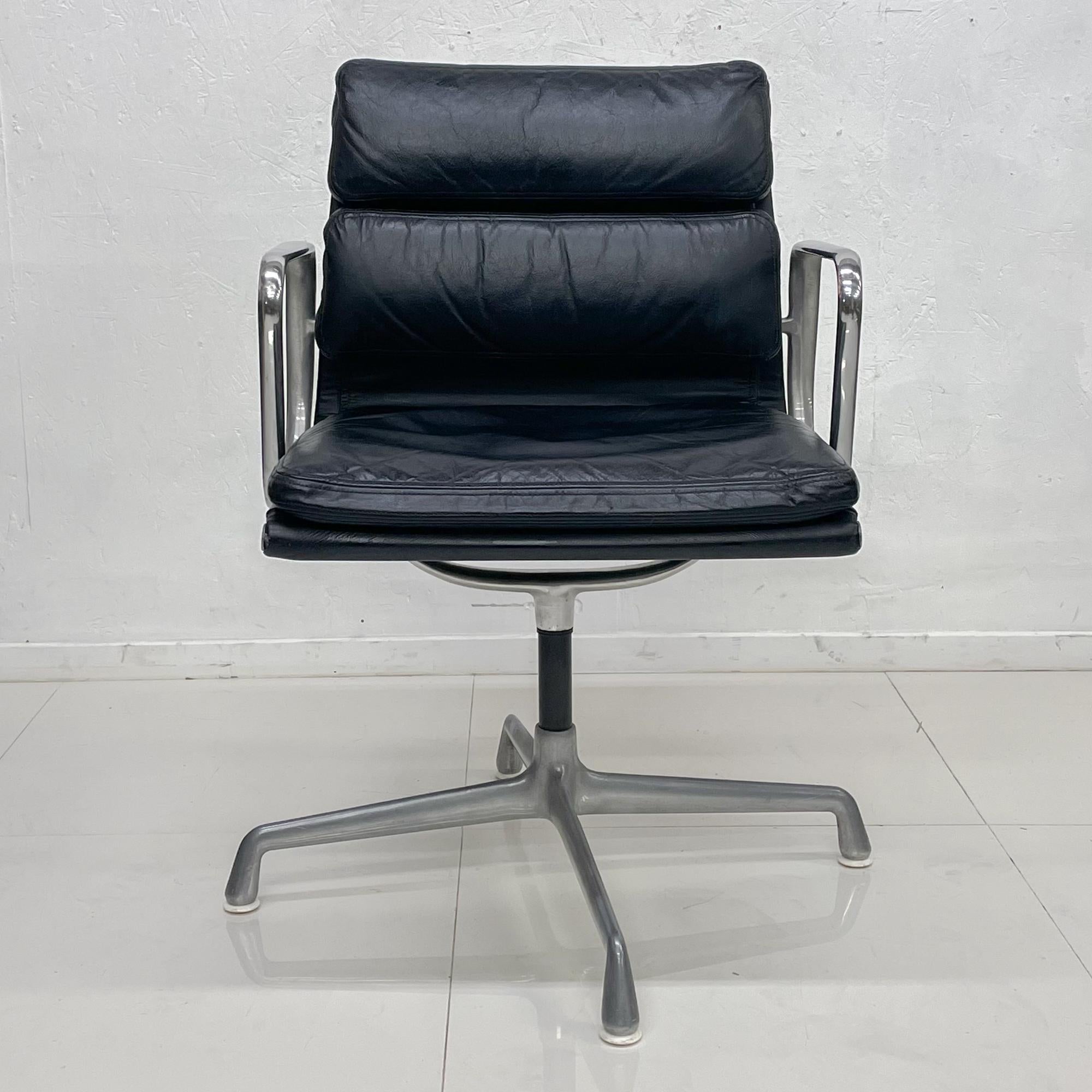 American  Herman Miller Eames Soft Pad Management Side Office Chair Black Leather, 1970s