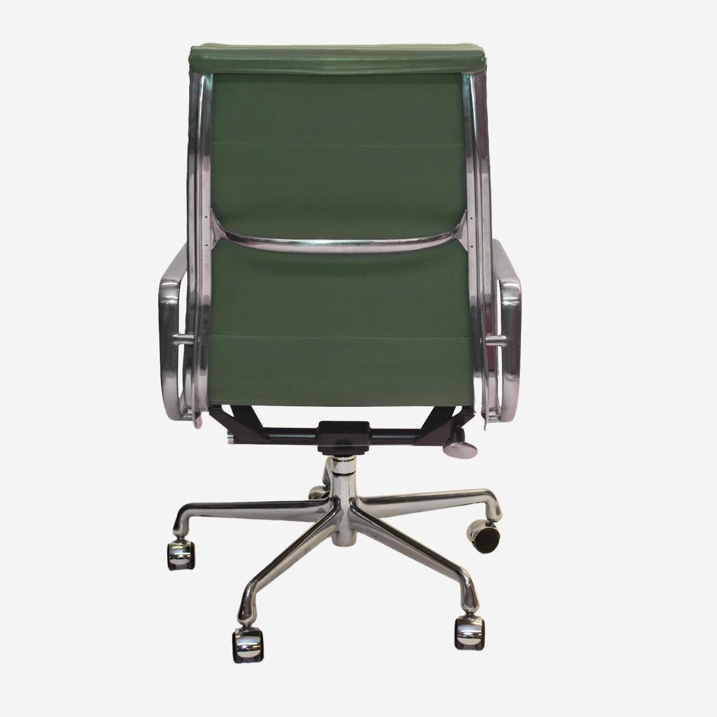 American Herman Miller Eames Soft Pad Tall Executive Leather Chair in Olive Green For Sale