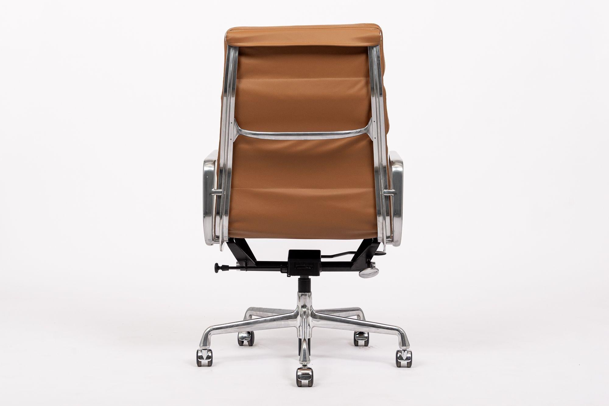 Herman Miller Eames Tall Brown Leather Desk Chair Soft Pad In Good Condition In Detroit, MI