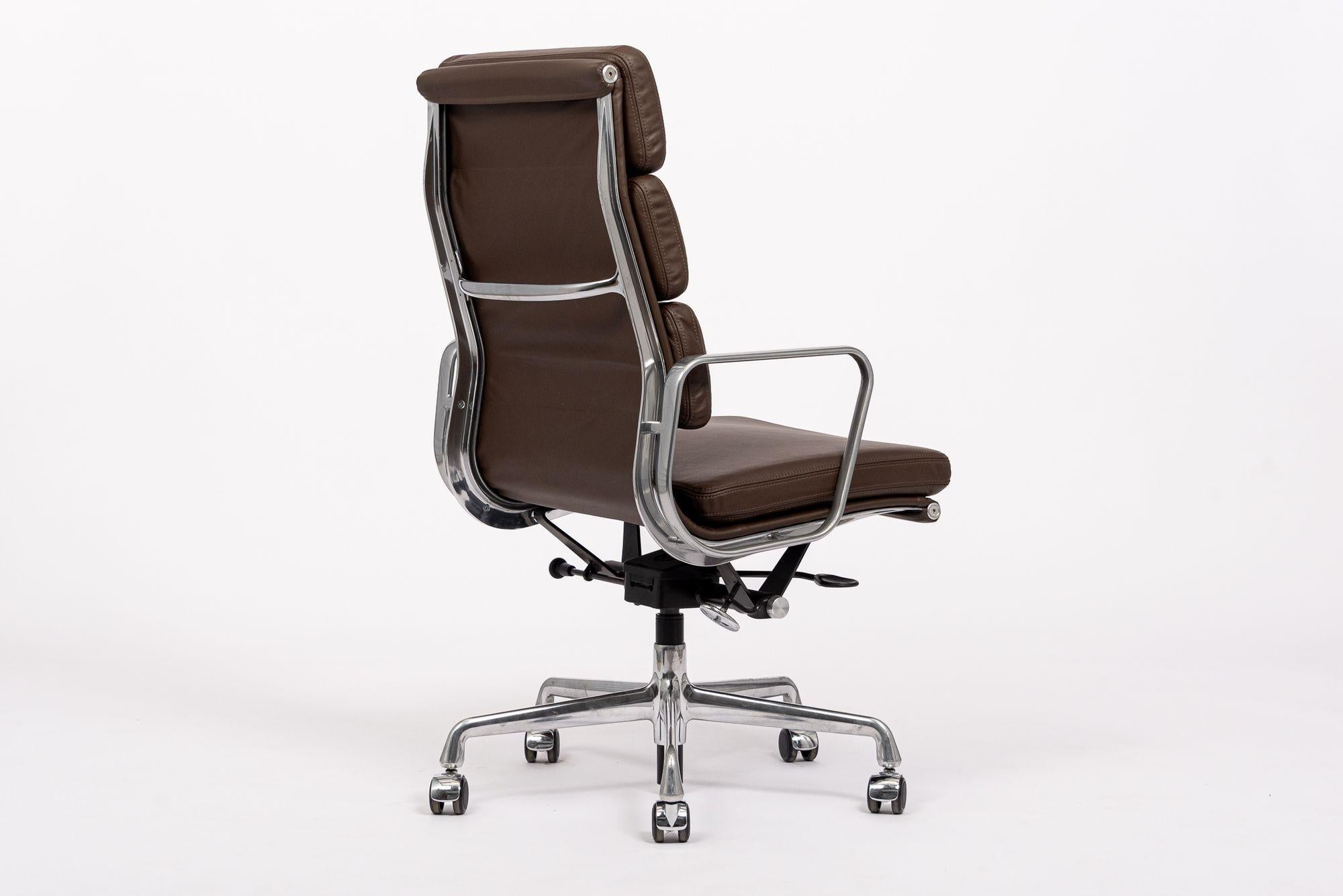 Herman Miller Eames Tall Dark Brown Leather Desk Chair Soft Pad In Good Condition In Detroit, MI
