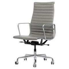 Herman Miller Eames Silla de escritorio alta de cuero gris Executive Thin Pad