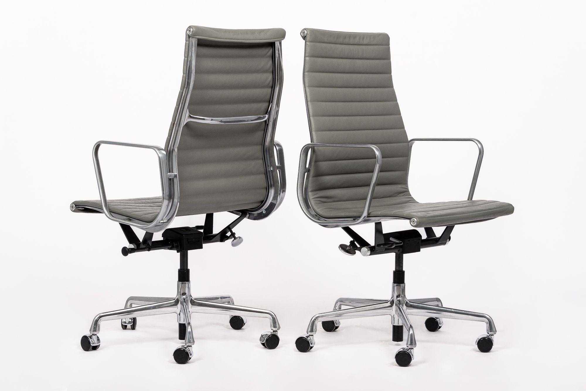 Herman Miller Eames Große graue Leder-Schreibtischstühle Executive Thin Pad im Angebot 5