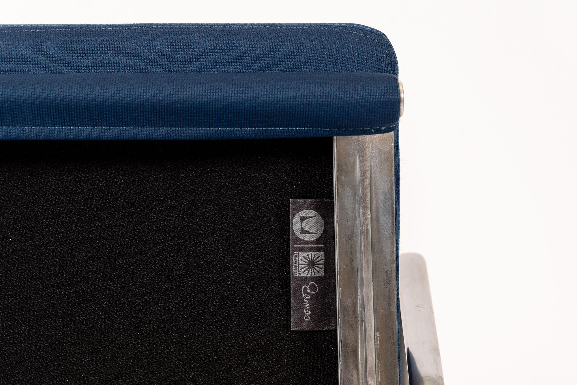 Herman Miller Eames Alto Blu Navy Tessuto Sedie da Ufficio Set di 2 in vendita 4