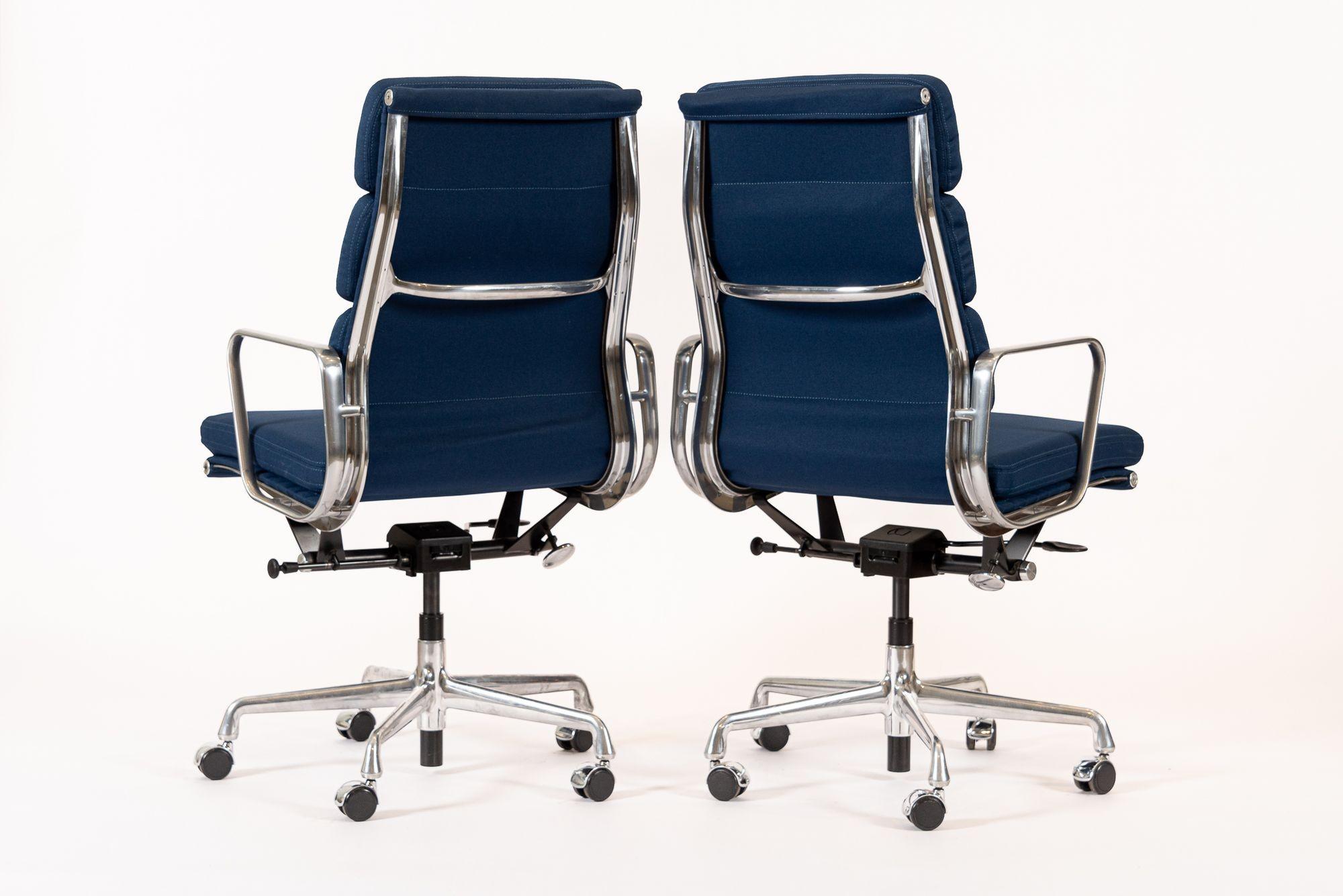 Americano Herman Miller Eames Alto Blu Navy Tessuto Sedie da Ufficio Set di 2 in vendita
