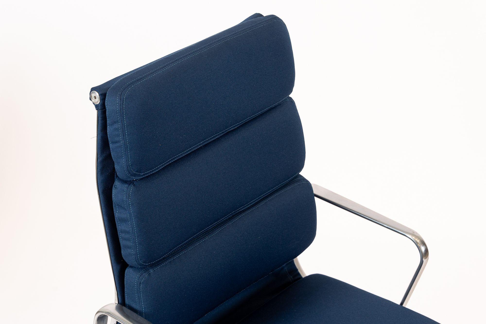 Herman Miller Eames Alto Blu Navy Tessuto Sedie da Ufficio Set di 2 in vendita 2