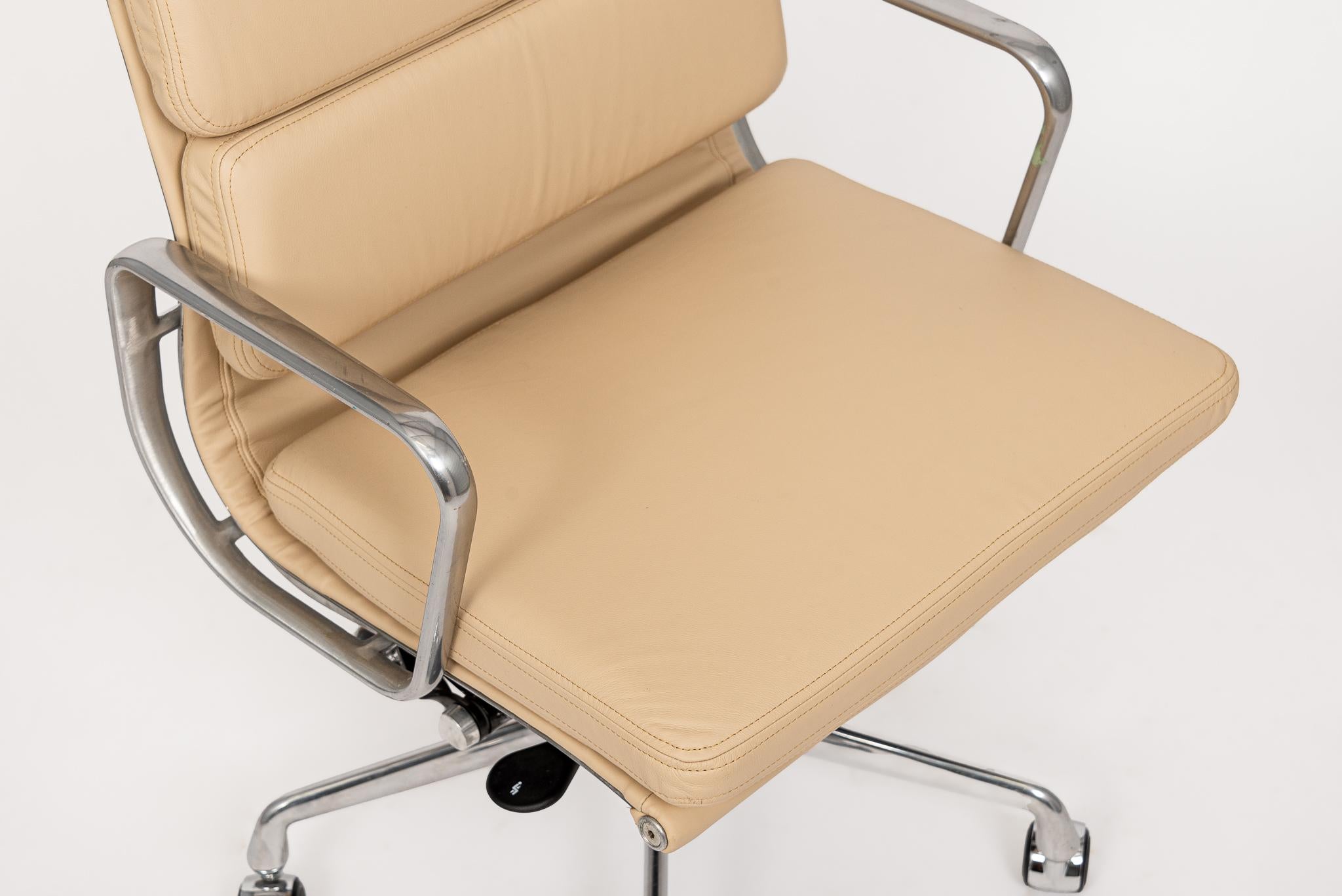 Herman Miller Eames Tall Tan Leather Office Chair Aluminum Group 5