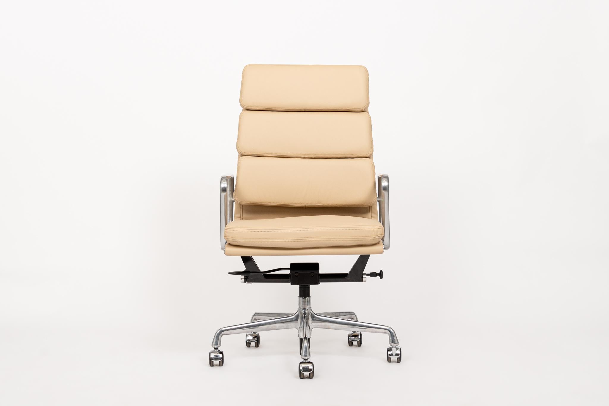 Mid-Century Modern Herman Miller Eames Tall Tan Leather Office Chair Aluminum Group