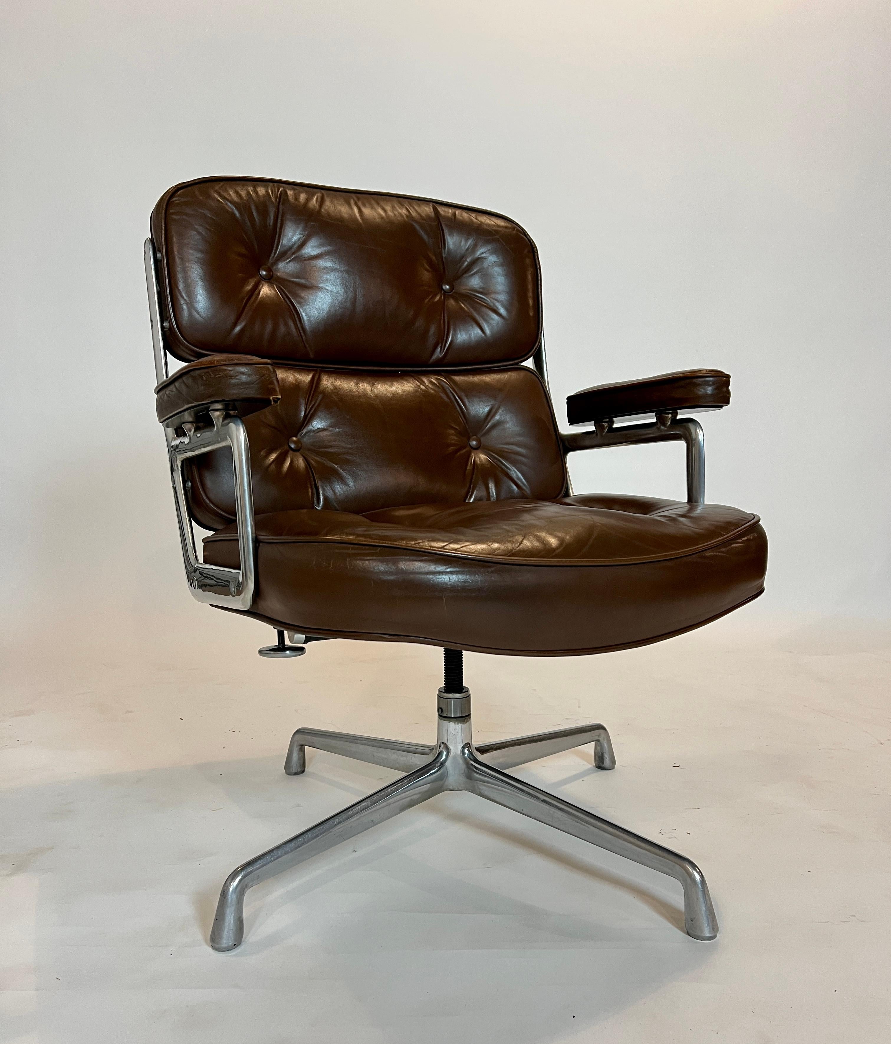 Late 20th Century Herman Miller Eames Time Life Executive Chair ES204