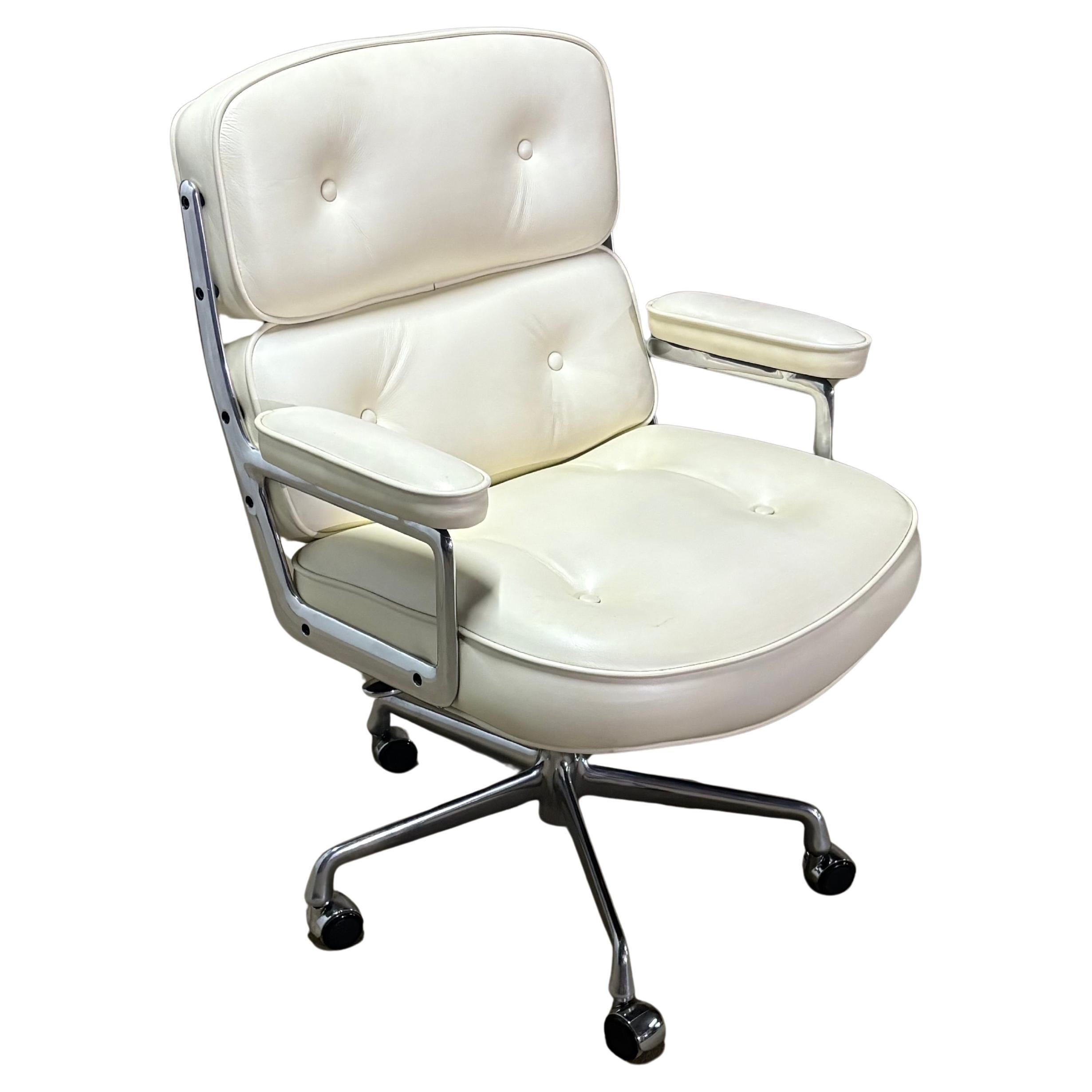 Herman Miller Eames "Time Life" Executive Chair