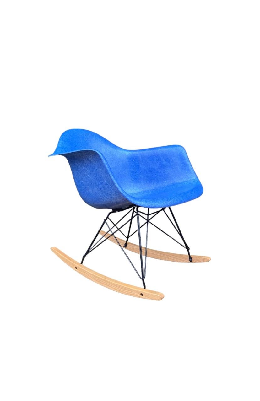 Mid-Century Modern  Herman Miller Eames Ultramarine Fiberglass Rar Rocking Chair