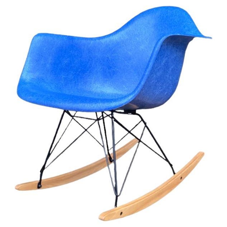  Herman Miller Eames Ultramarine Fiberglass Rar Rocking Chair For Sale