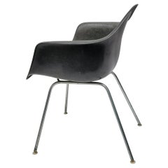 Herman Miller Elephant Gray Armshell Chair Charles and Ray Eames Design