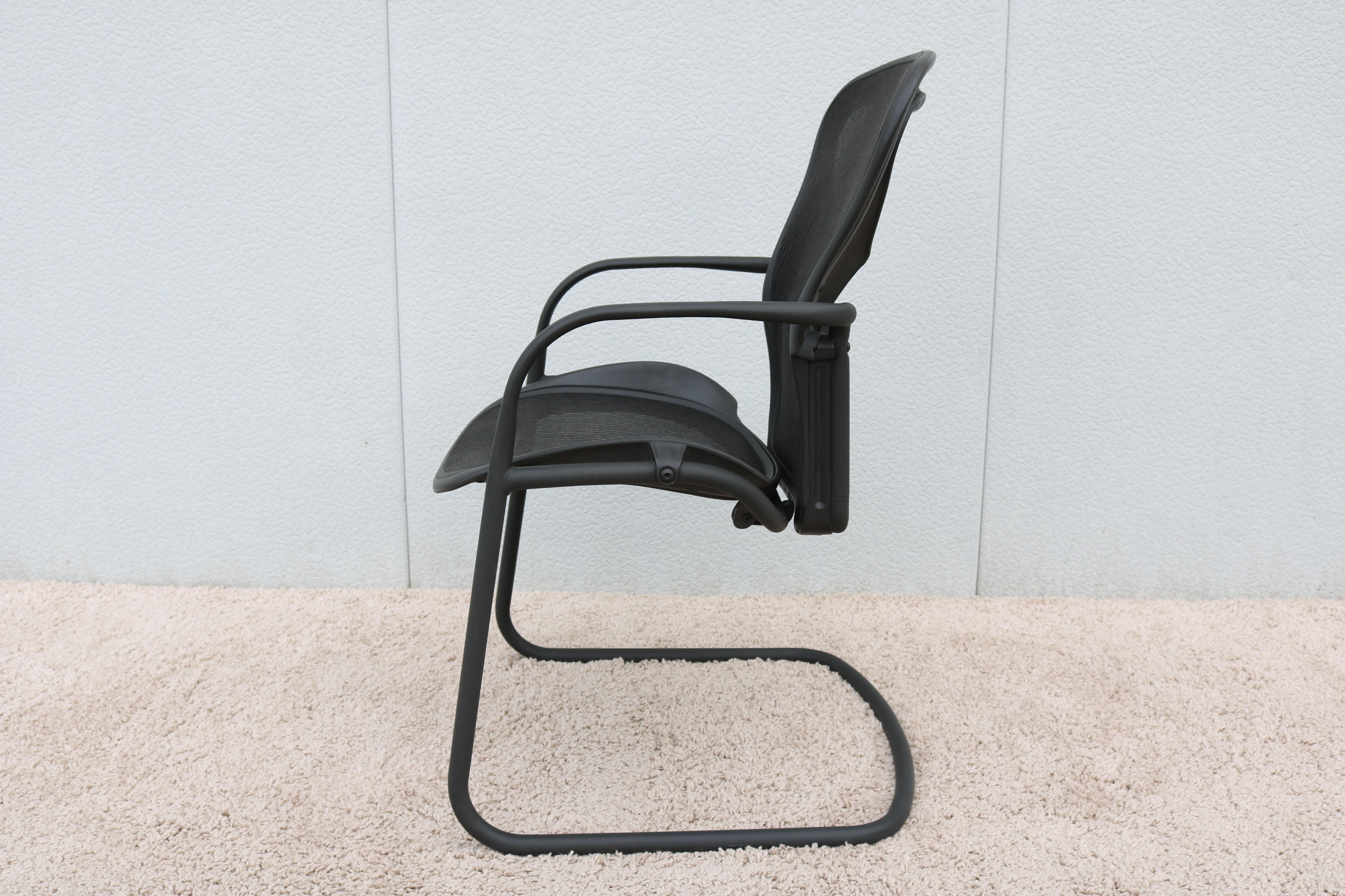 American Herman Miller Ergonomic Aeron Side/Guest or Desk Chair Size B, in Carbon Mesh For Sale