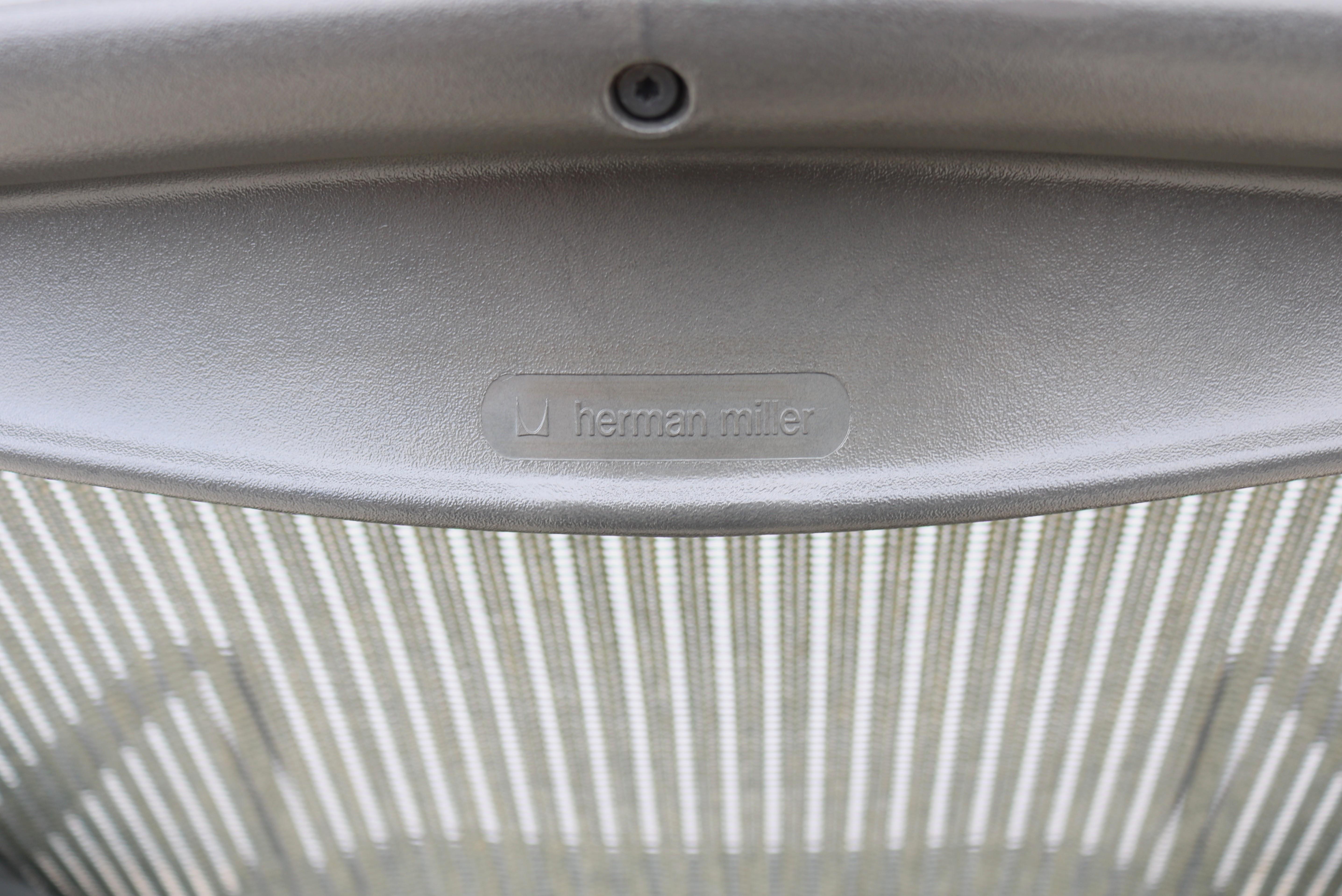 Herman Miller Sedia ergonomica Aeron da tavolo o da fianco Taglia B in Nickel Mesh in vendita 11