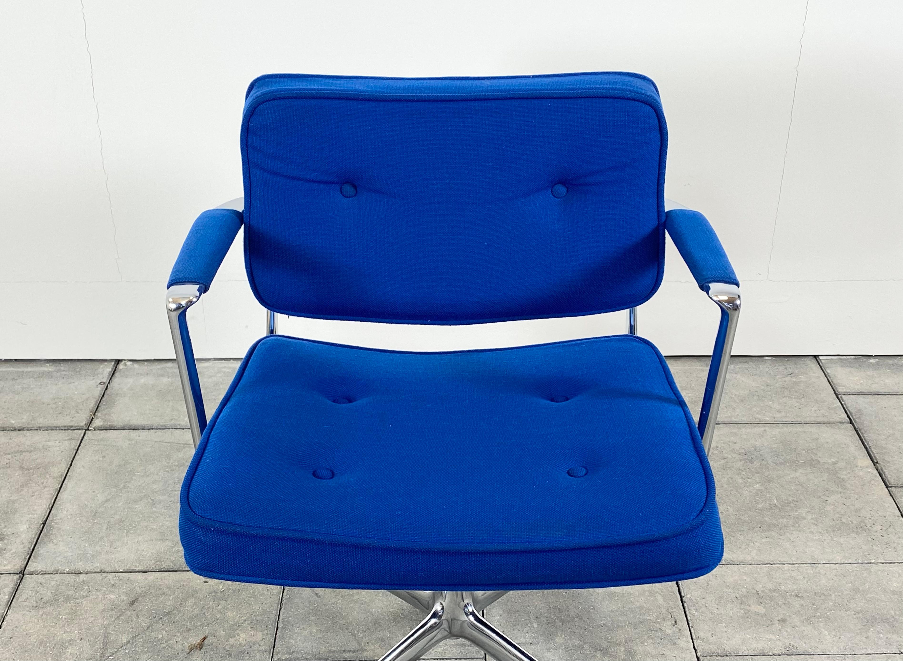 American Herman Miller ES102 Intermediate Chair Design Charles & Ray Eames For Sale