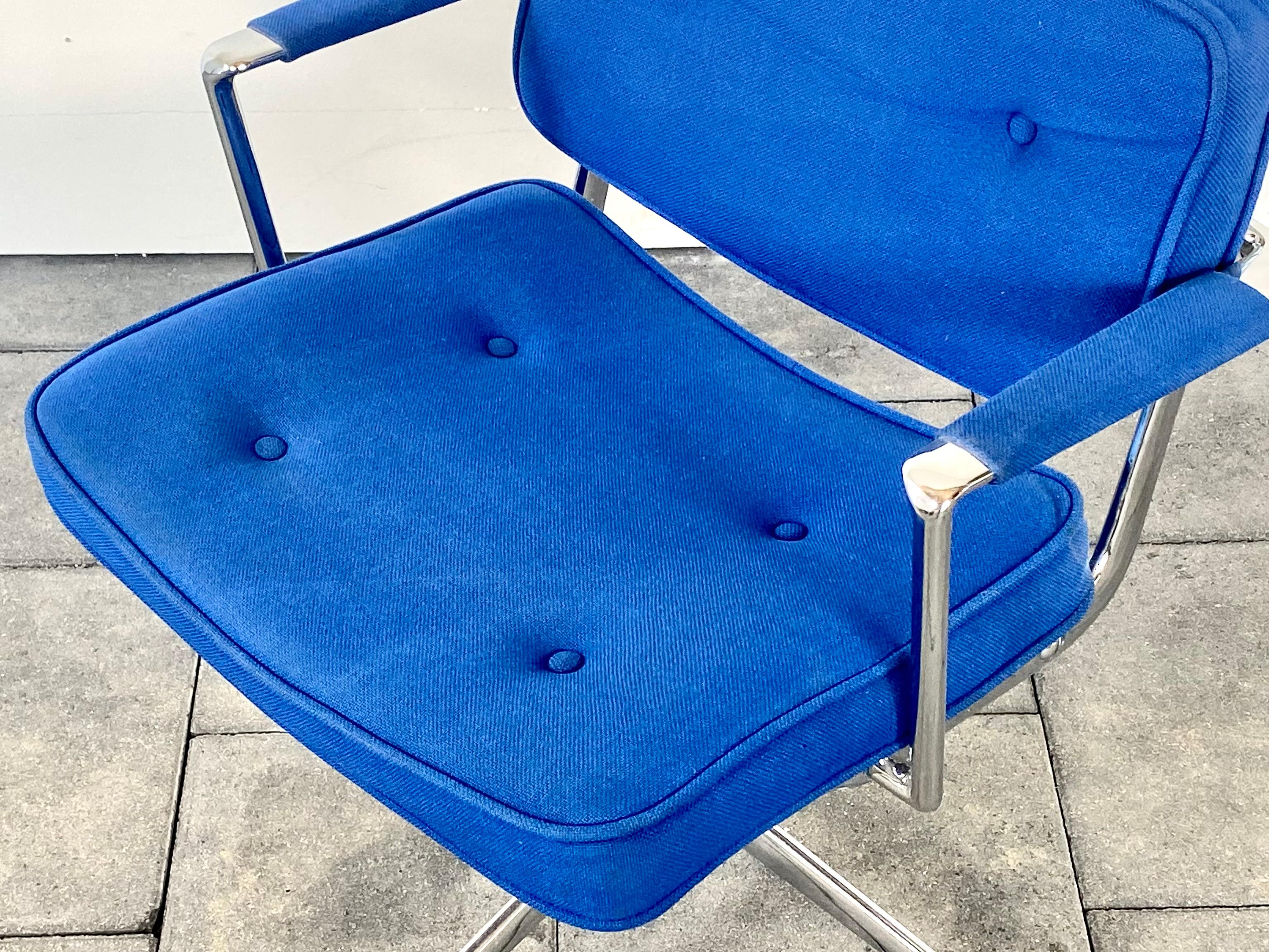 Herman Miller ES102 Intermediate Chair Design Charles & Ray Eames For Sale 2