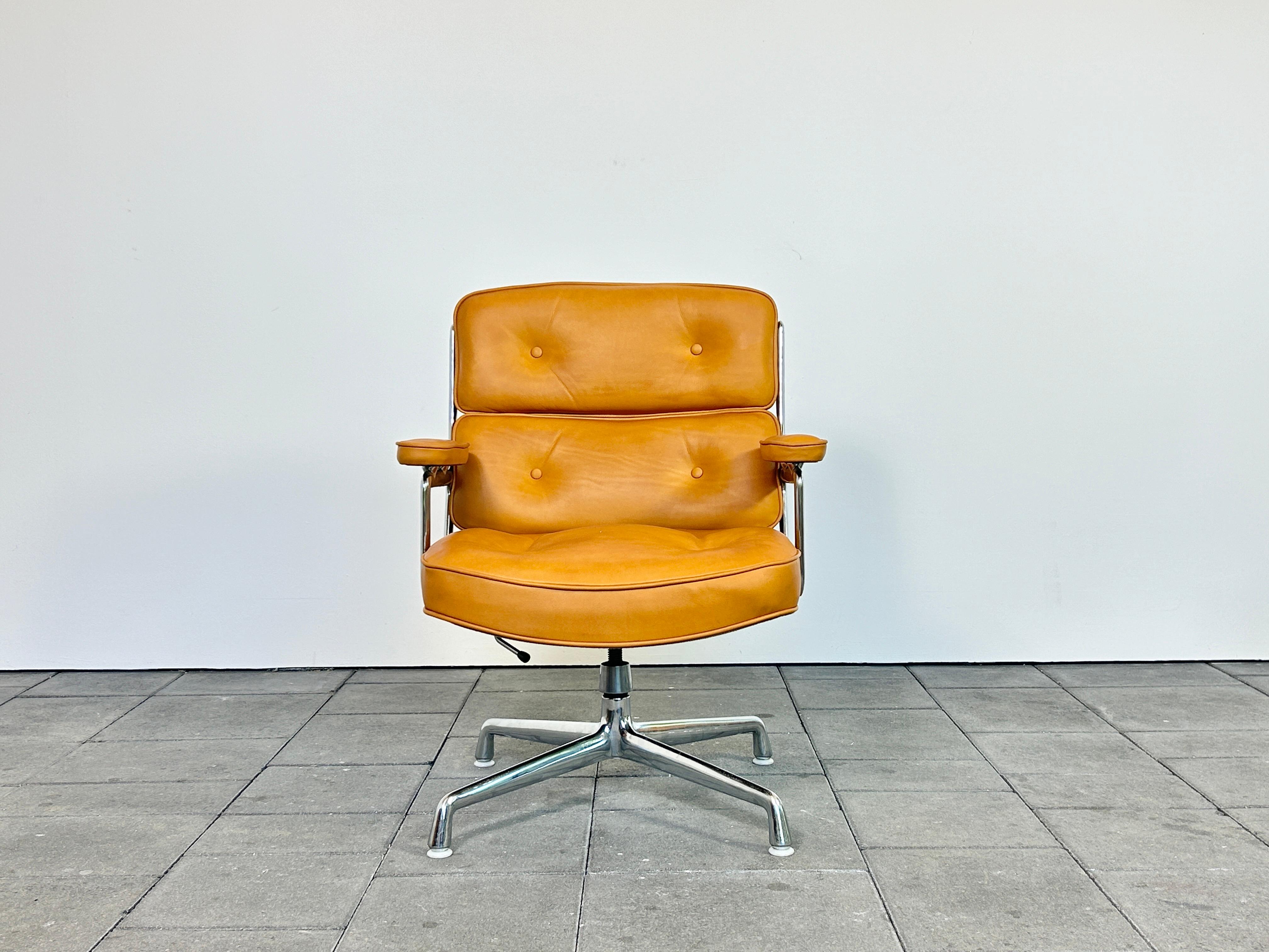 Chaise de salon/temporelle Herman Miller ES104 conçue par Charles & Ray Eames 3