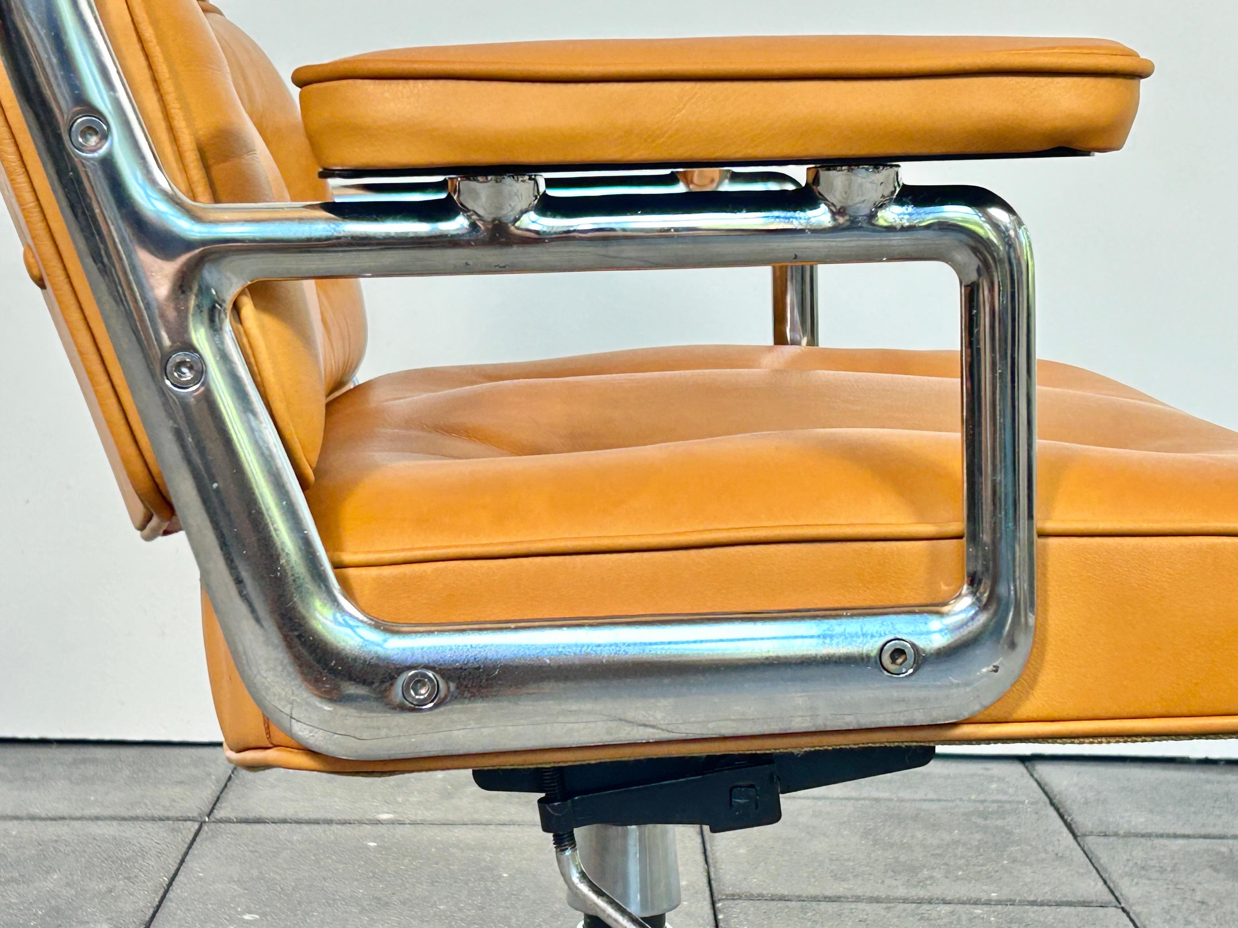 Chaise de salon/temporelle Herman Miller ES104 conçue par Charles & Ray Eames 5