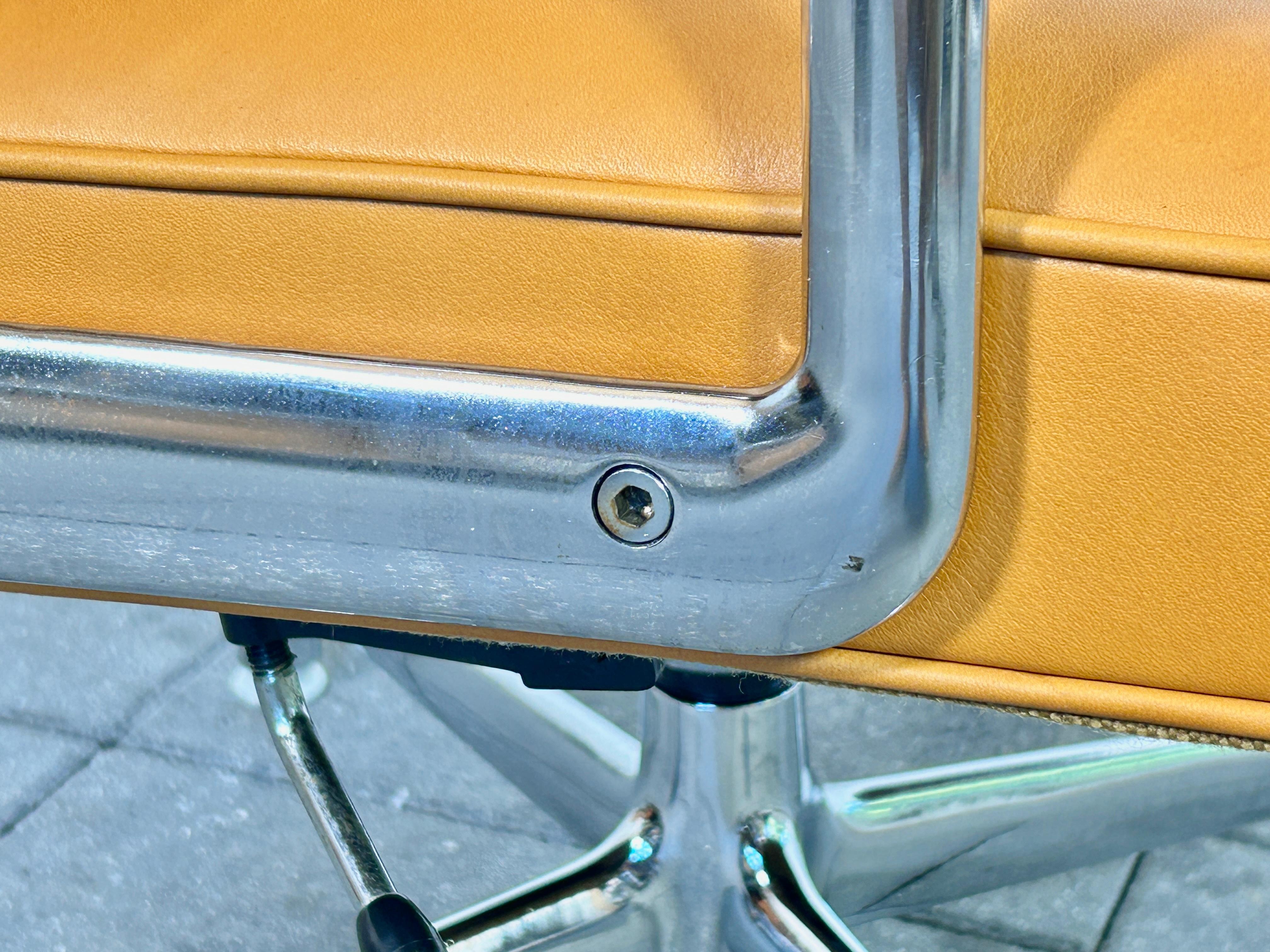 Chaise de salon/temporelle Herman Miller ES104 conçue par Charles & Ray Eames 6
