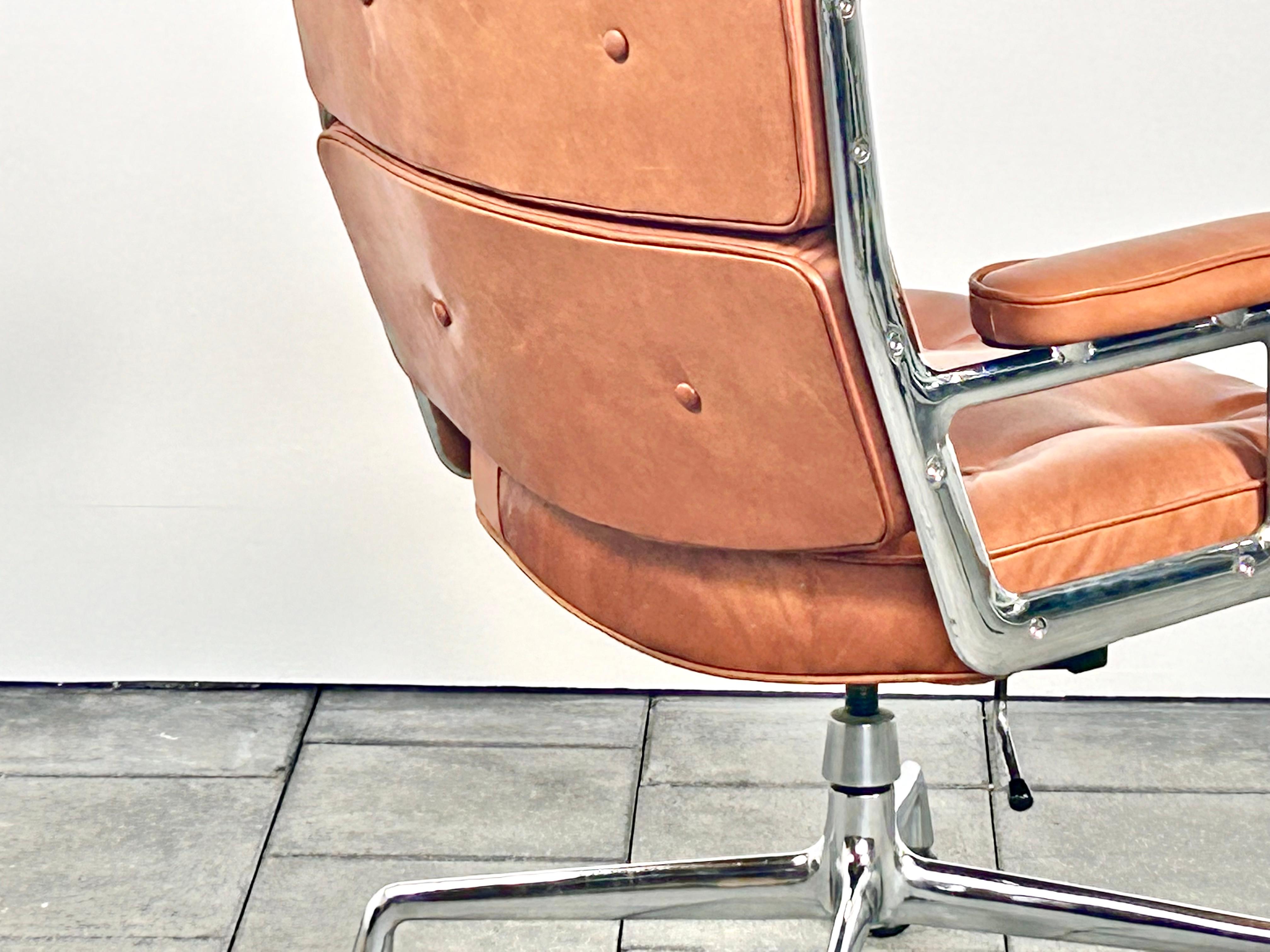 Herman Miller ES104 Lobby / Time Life Chair Designed by Charles & Ray Eames 9