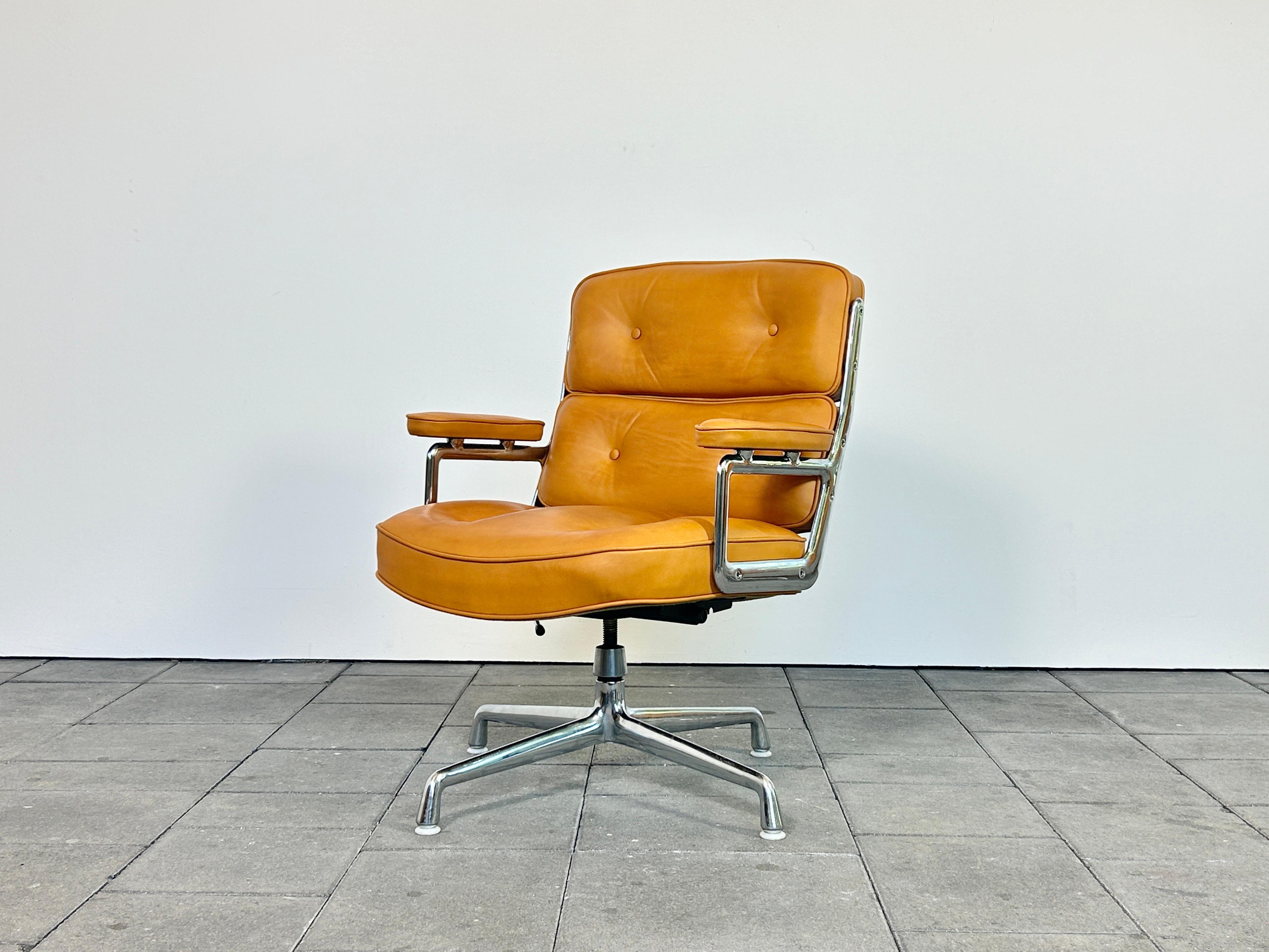 Mid-Century Modern Chaise de salon/temporelle Herman Miller ES104 conçue par Charles & Ray Eames
