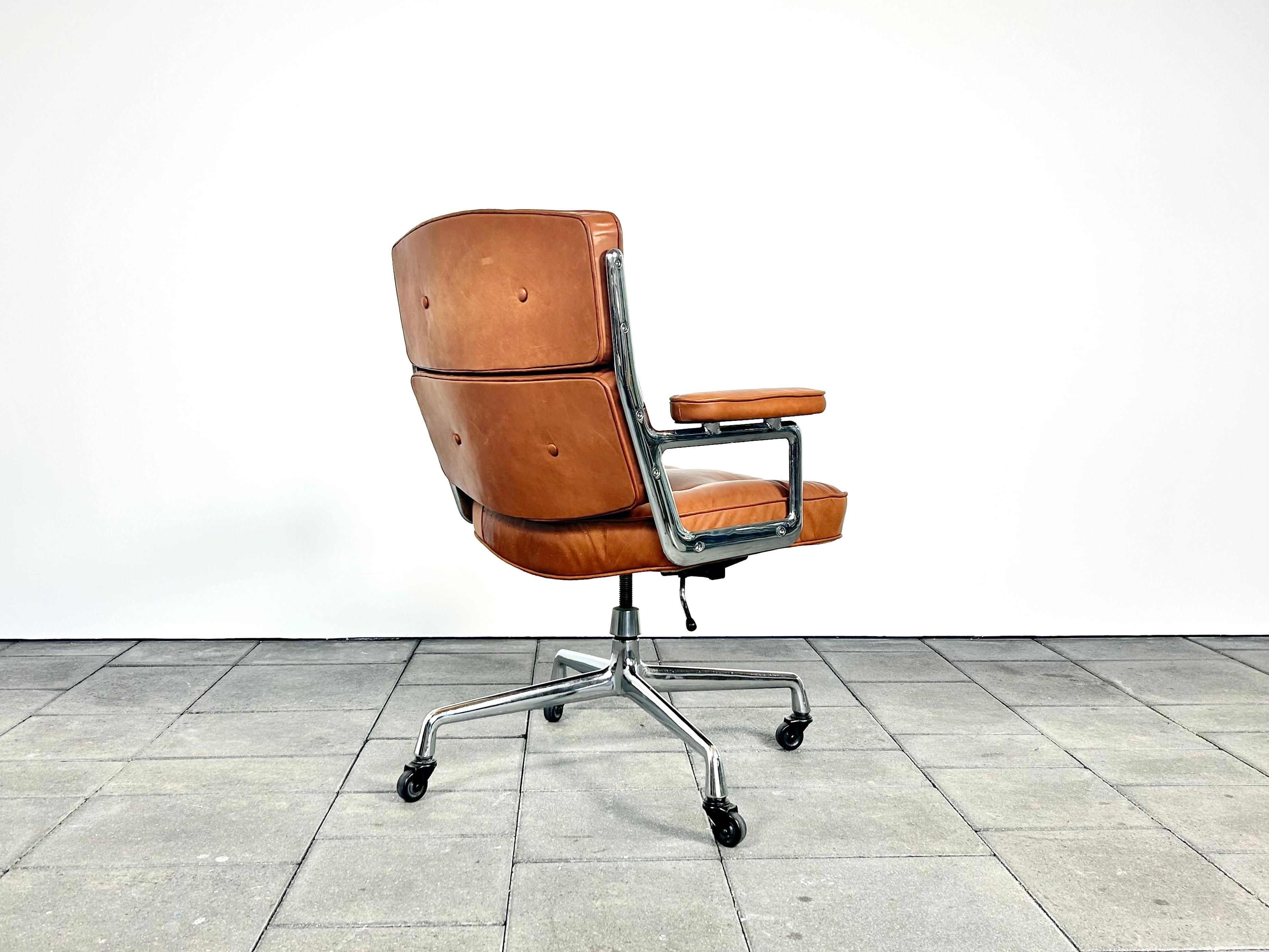 Aluminum Herman Miller ES104 Lobby / Time Life Chair Designed by Charles & Ray Eames
