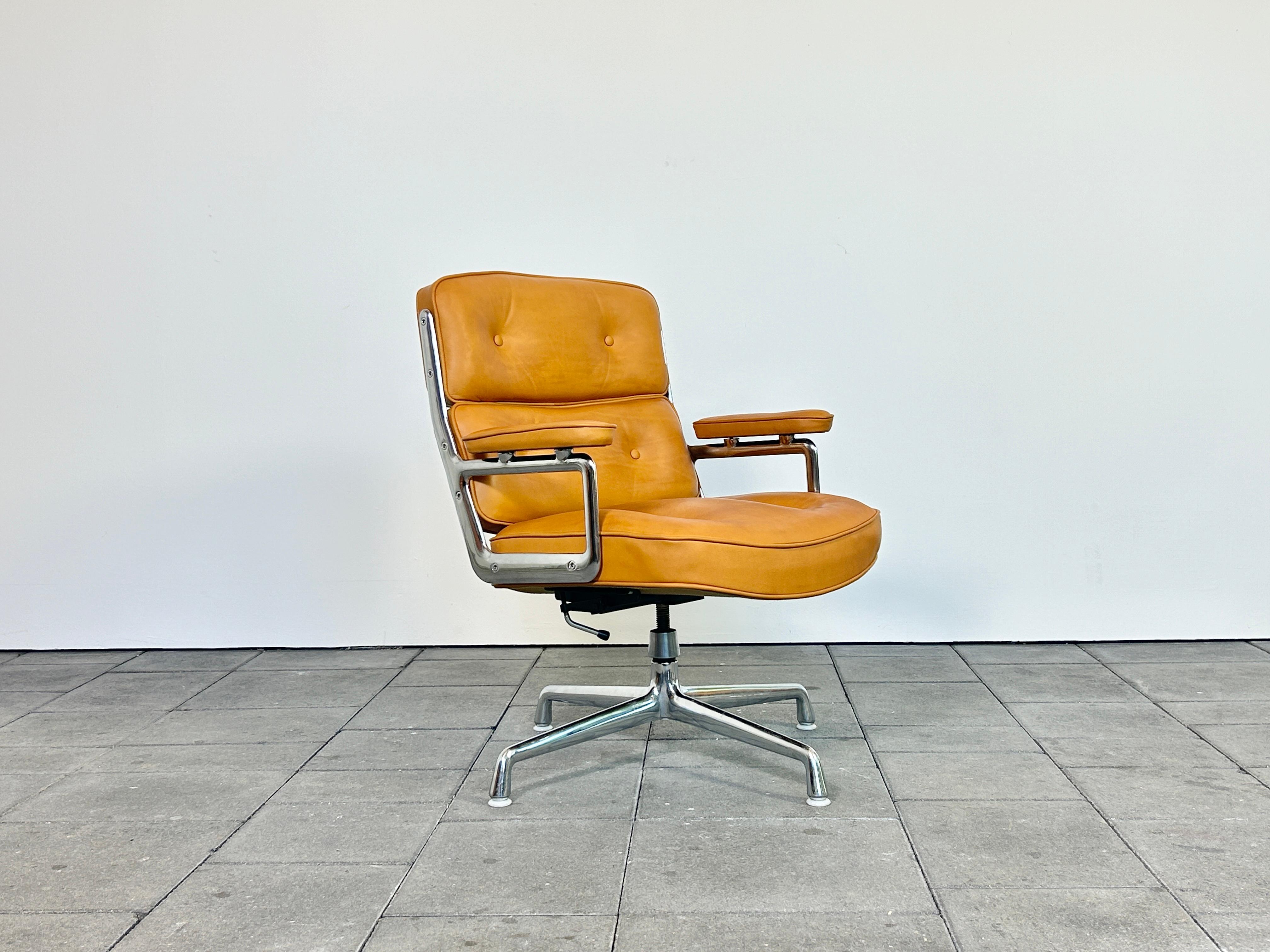 Chaise de salon/temporelle Herman Miller ES104 conçue par Charles & Ray Eames 2