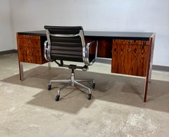 Bureau de direction en bois de rose et cuir Herman Miller pour Biltrite