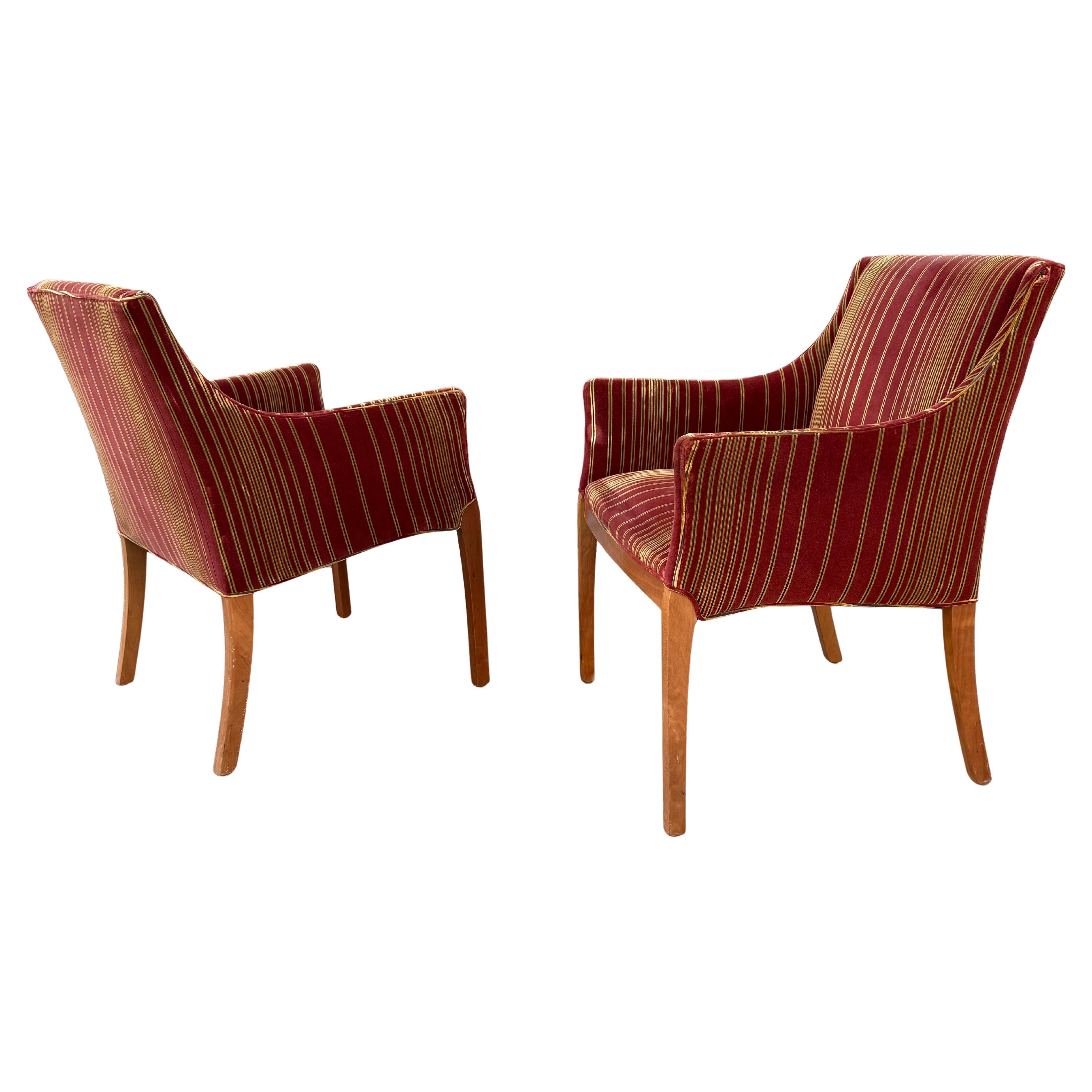 Rare paire de fauteuils Herman Miller Geiger International . Série Camden. Chaises de réception ou d'appoint parfaites. 

Magnifique tissu rayé velouté. Très confortable, robuste et prêt à l'emploi. 