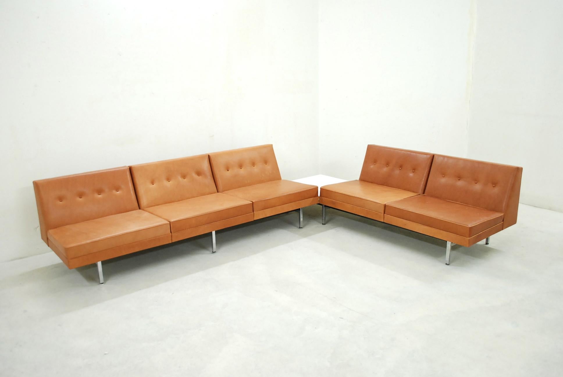 Herman Miller George Nelson Cognacfarbenes modulares Sofa aus Naturleder (Moderne der Mitte des Jahrhunderts) im Angebot