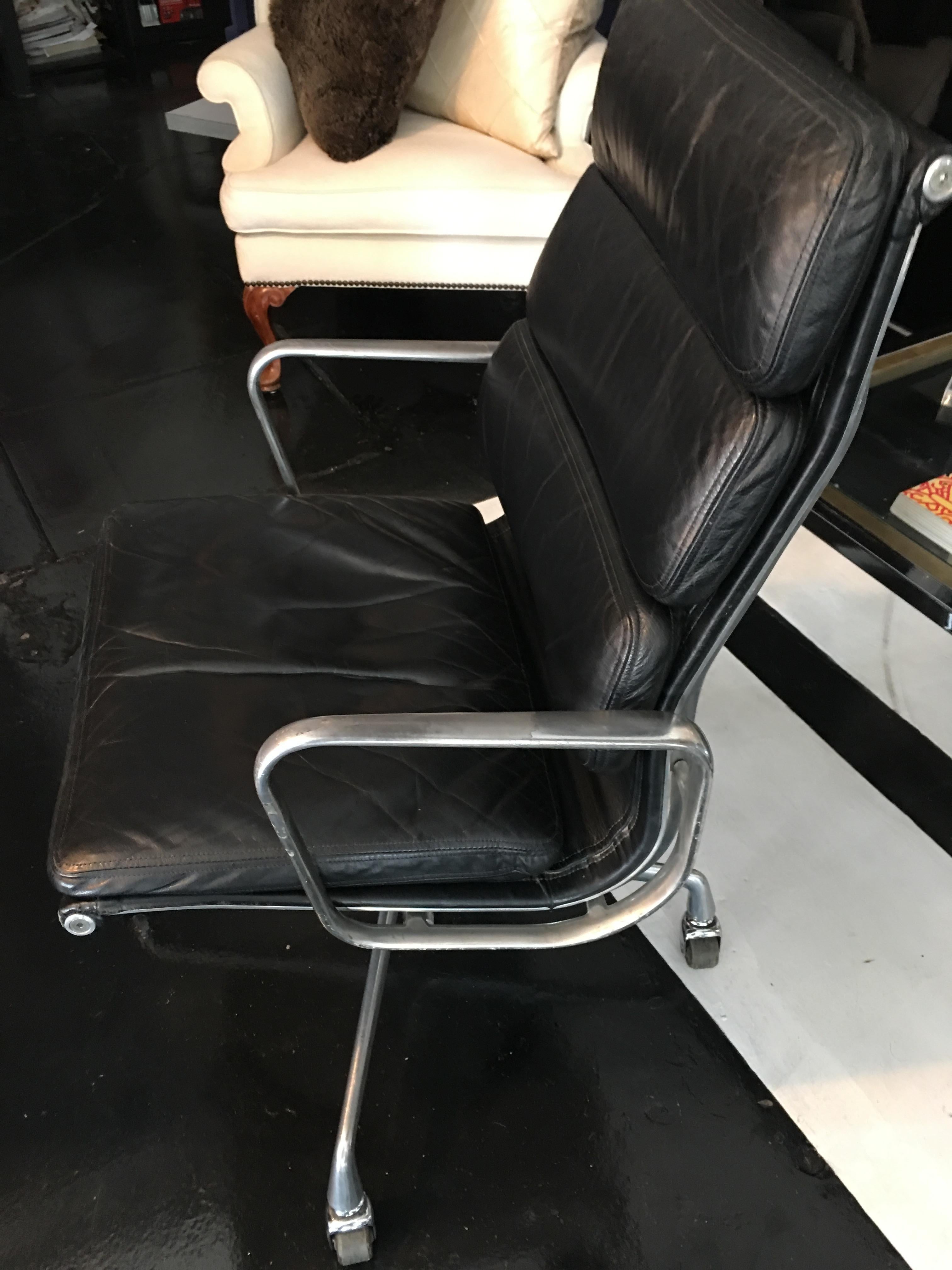 Mid-Century Modern Herman Miller High-Back Office Chair For Sale