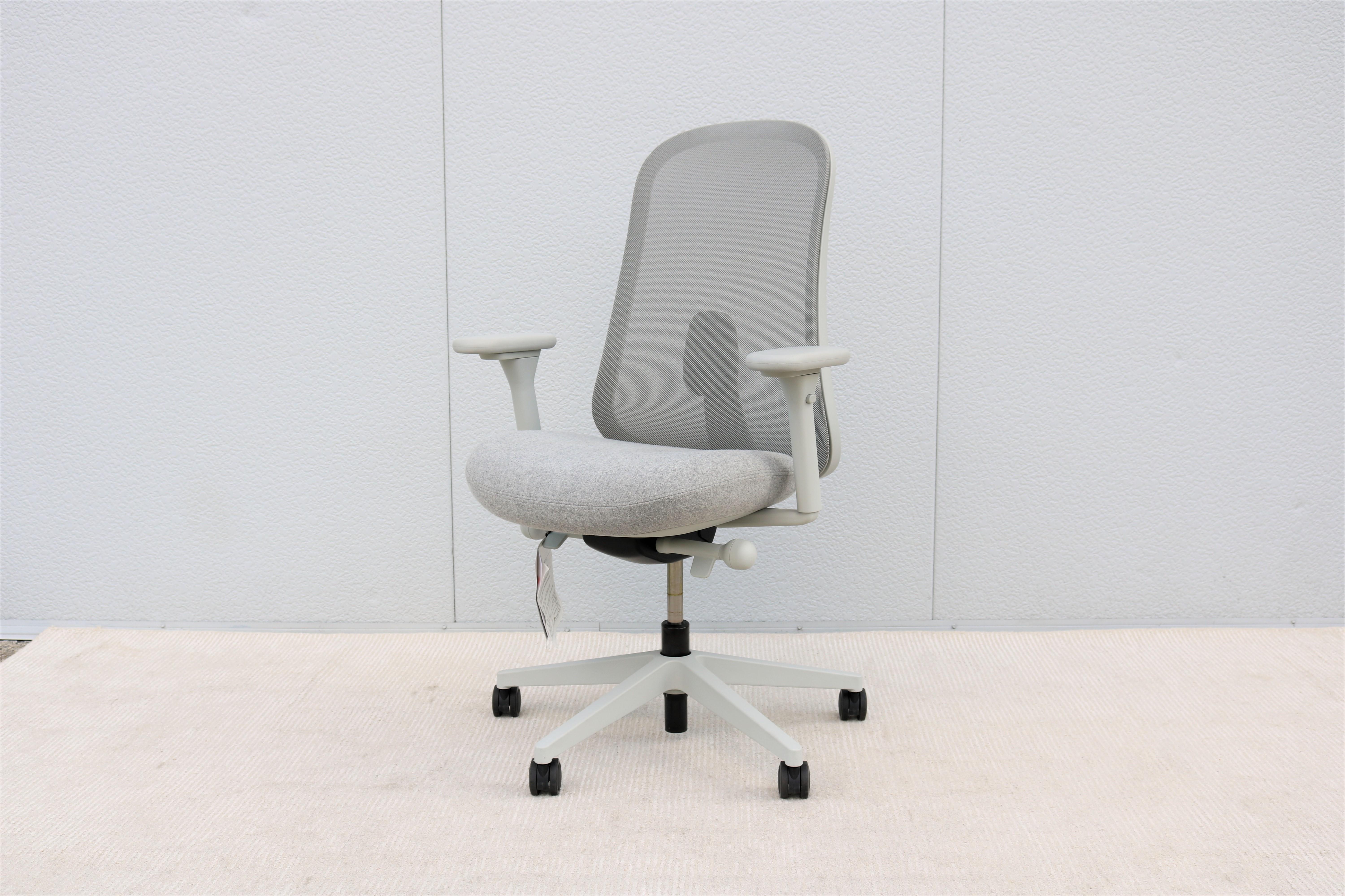 lino task chair