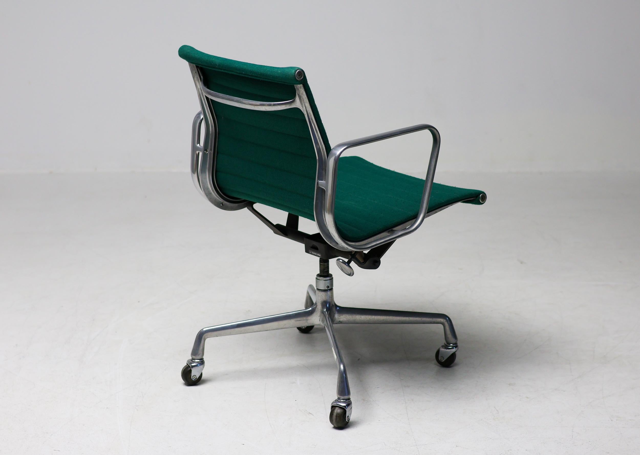 Mid-Century Modern Herman Miller Mid Century Modern Charles & Ray Eames Green Executive Desk Chair For Sale