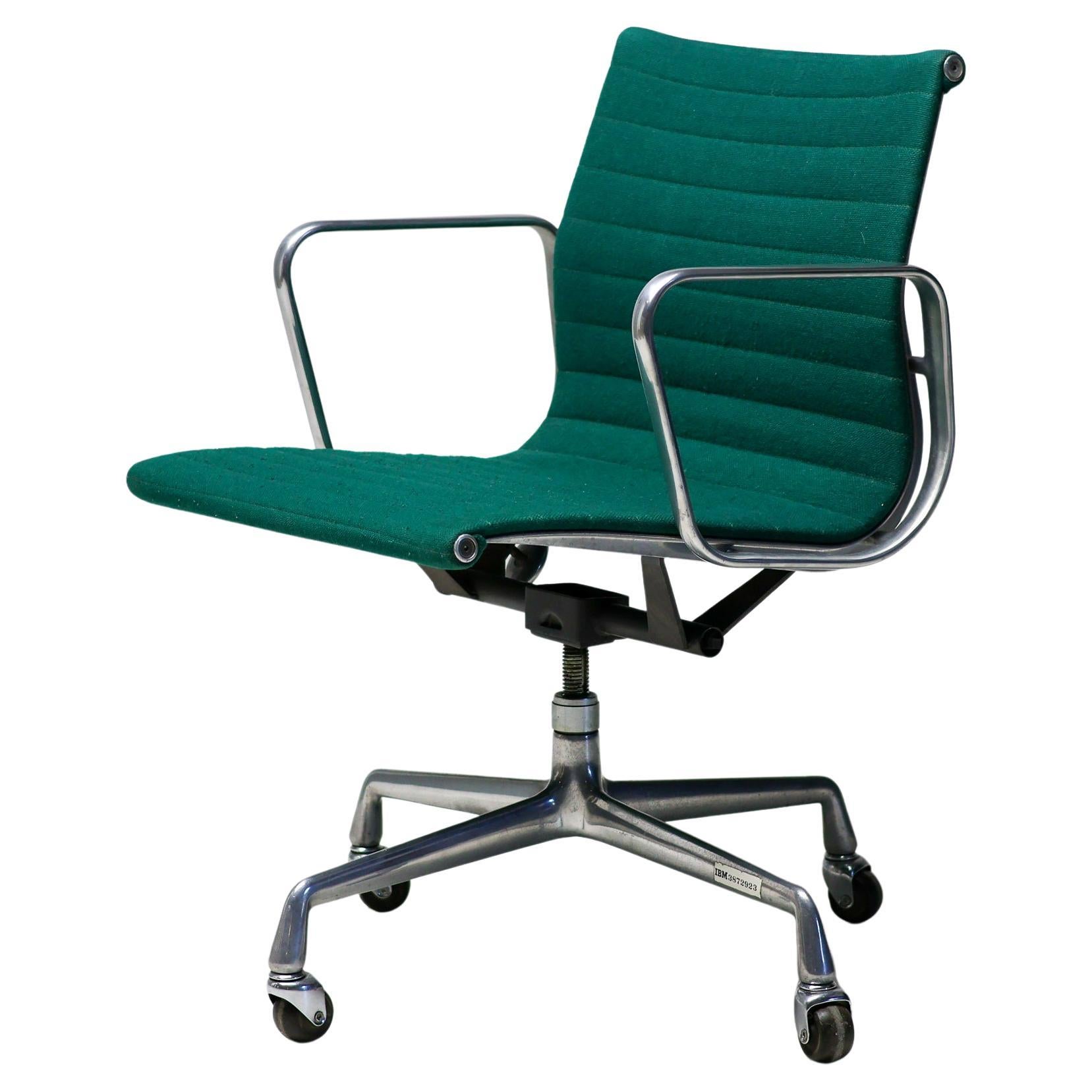 Herman Miller Mid Century Modern Charles & Ray Eames Green Executive Desk Chair