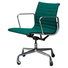 Herman Miller Mid Century Modern Charles & Ray Eames Green Executive Desk Chair