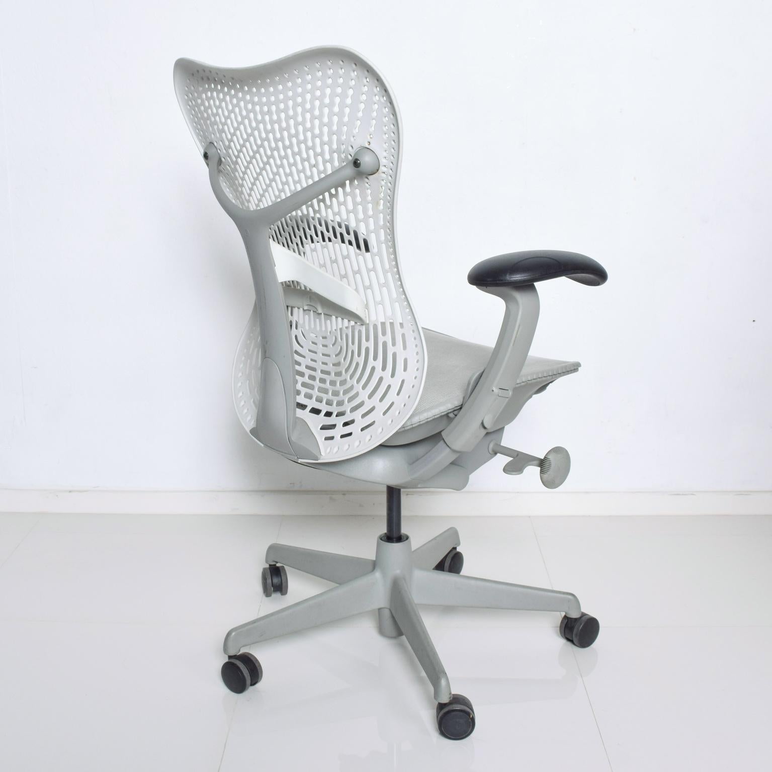 Aluminum Herman Miller Modern Mirra 2, Ergonomic Office Chair White, Fog
