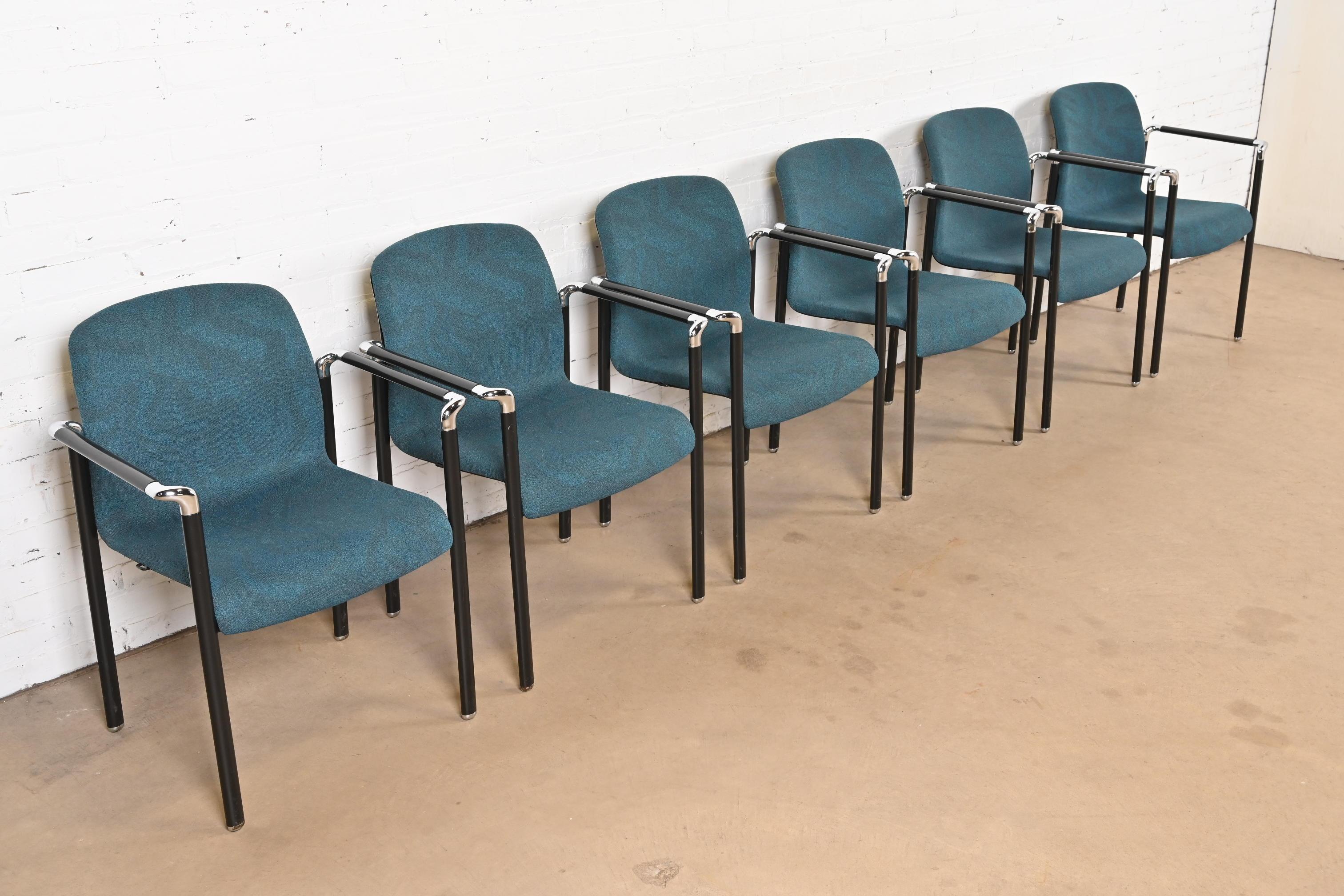 Fauteuils empilables modernes d'Herman Miller, lot de six Bon état - En vente à South Bend, IN