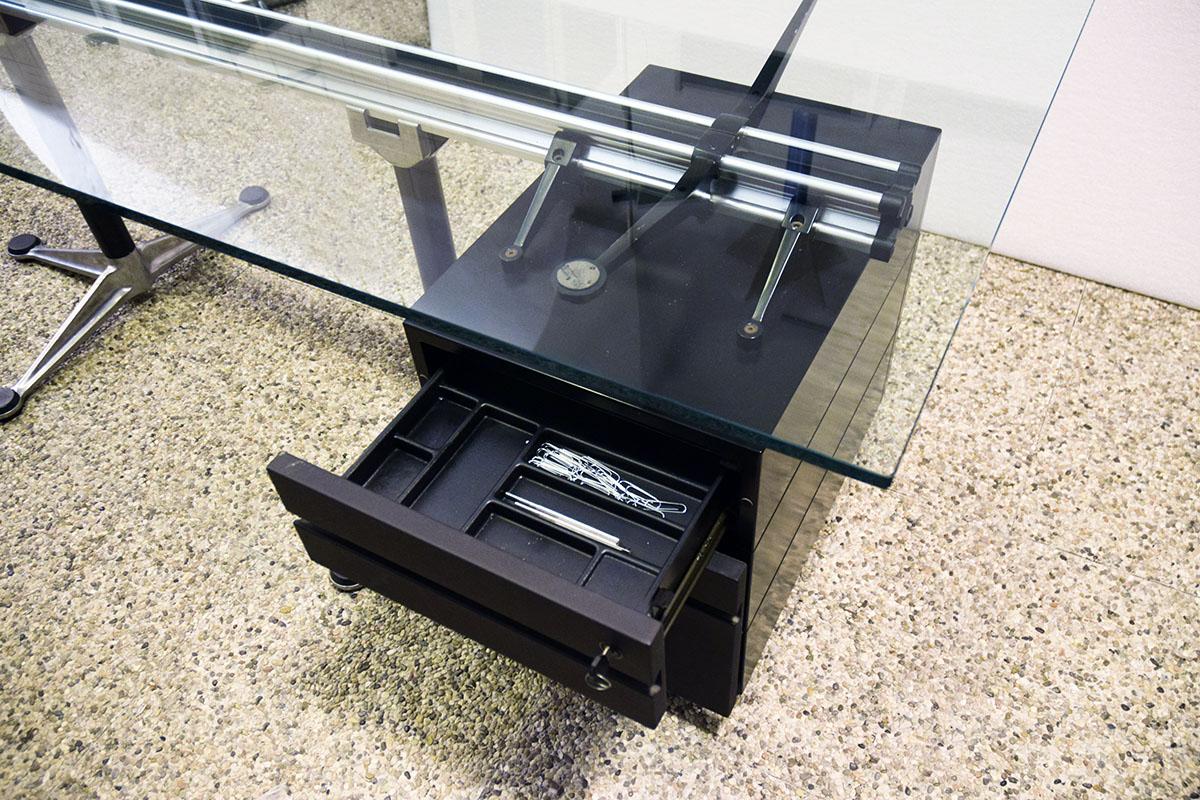 Herman Miller modular desk design Bruce Burdick 1980s 3