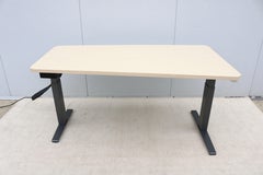 Mesa de escritorio rectangular eléctrica de altura regulable Herman Miller Motia Sit-to-Stand
