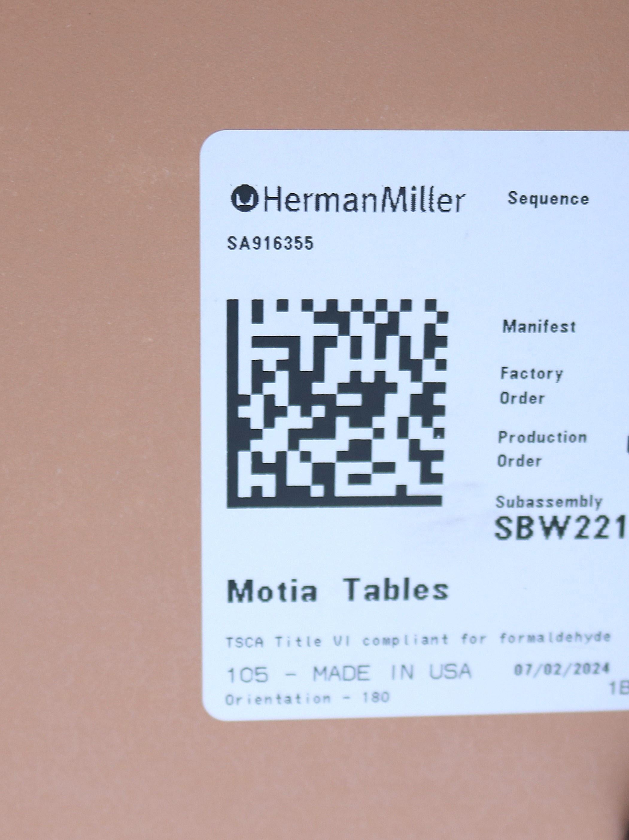 Bureau de table rectangulaire assis-debout électrique à hauteur réglable Herman Miller en vente 12