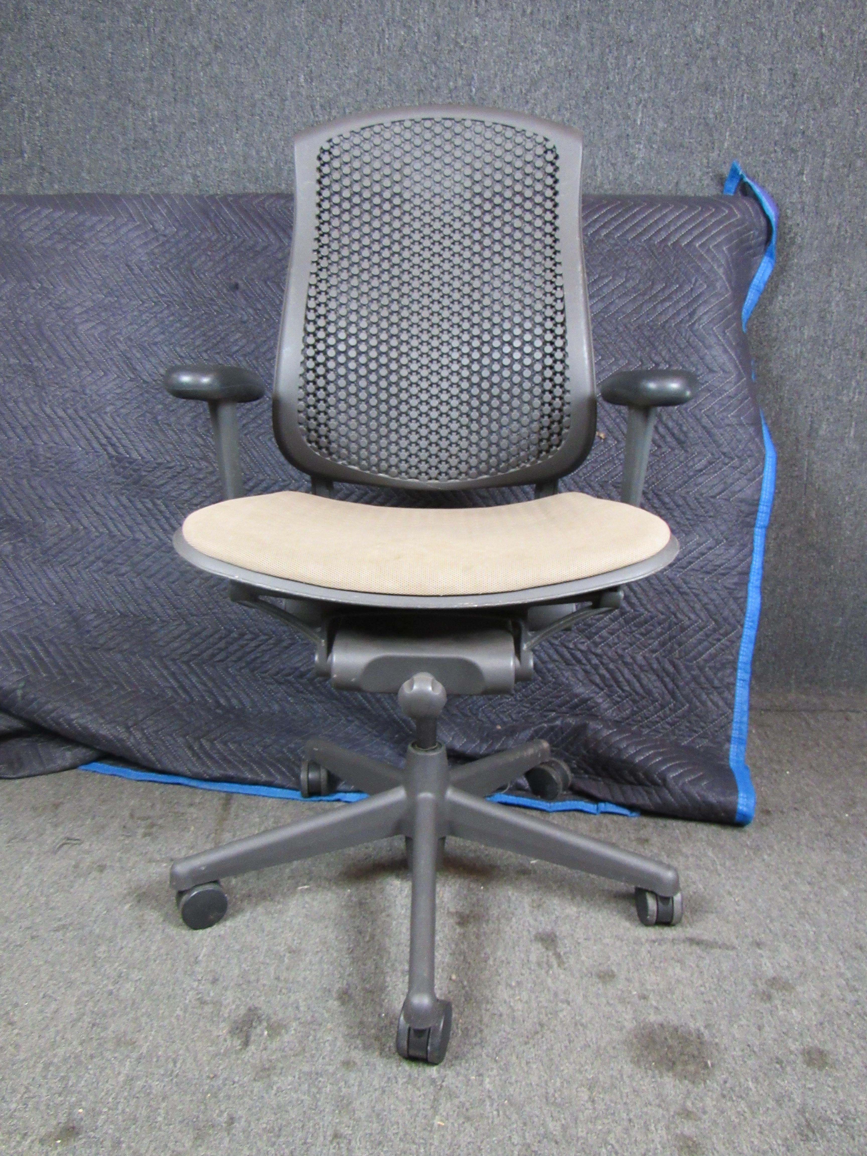 Mid-Century Modern Herman Miller Office Chair For Sale